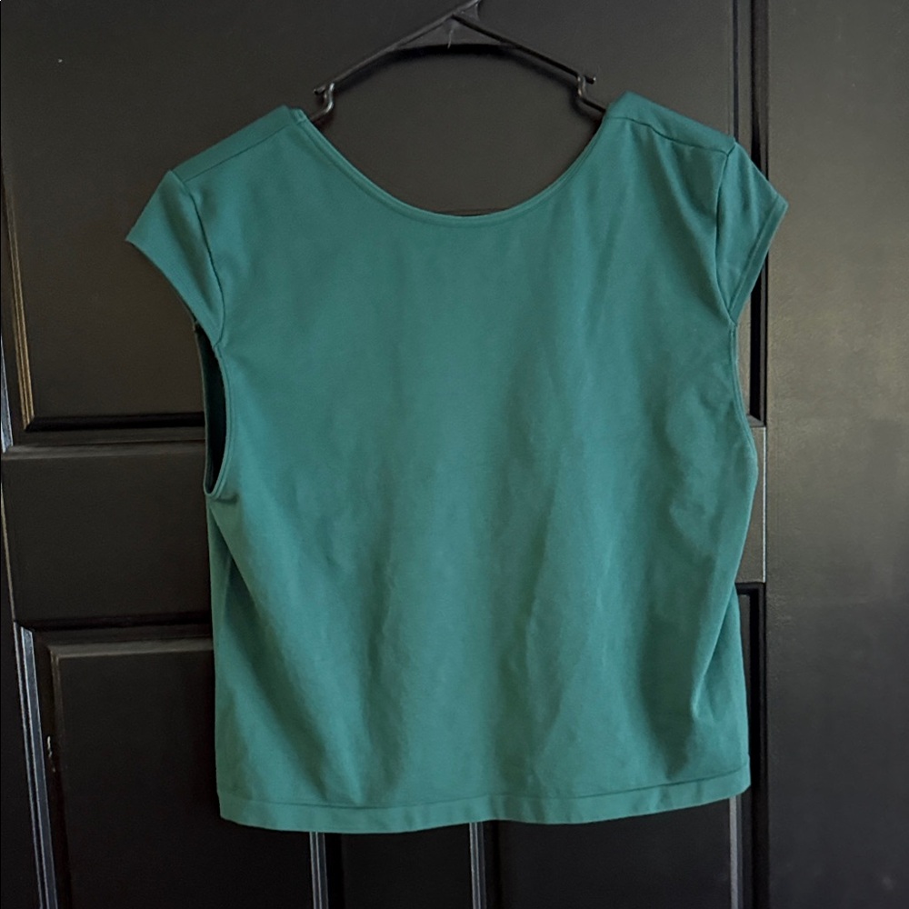 Green cropped cap sleeve shirt